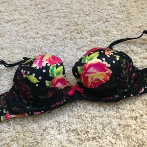 34C floral Victoria’s Secret push-up bra